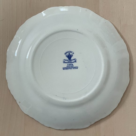 Vintage (1940s) Mason’s “Vista” Dinner Plate - Picture 5 of 6